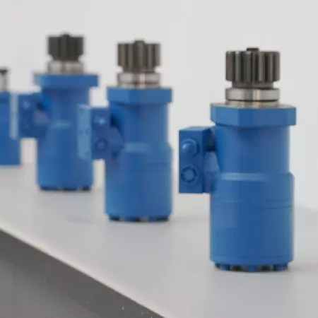 Ossillerende hidrouliese motor met skuifklep